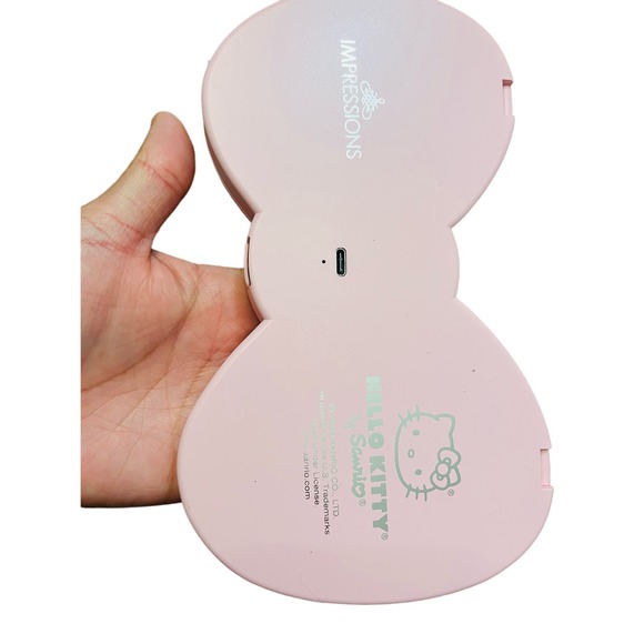 Hello Kitty LED Bow Compact Mirror (LARGER version) - Picture 3 of 9